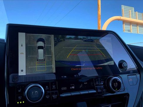 Used 2025 Toyota Highlander Limited image 25