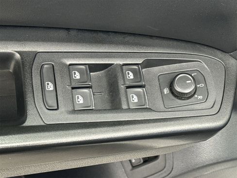 Used 2018 Volkswagen Atlas SE image 16