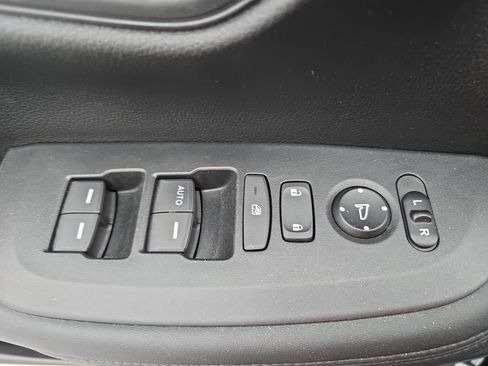 Used 2023 Honda HR-V LX image 27