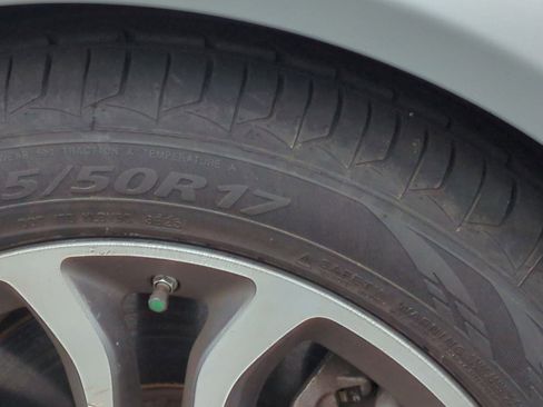 Used 2017 Mercedes-Benz C 300 4MATIC Sedan image 12