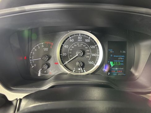 Used 2020 Toyota Corolla LE FWD image 3