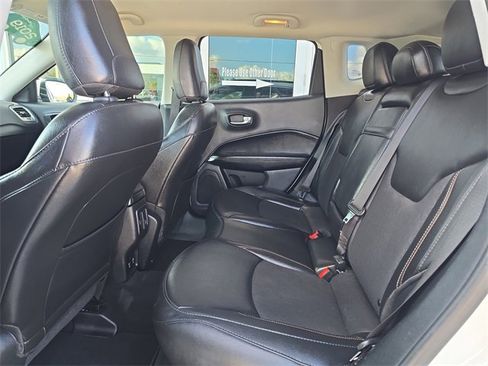 Used 2019 Jeep Compass Latitude image 15