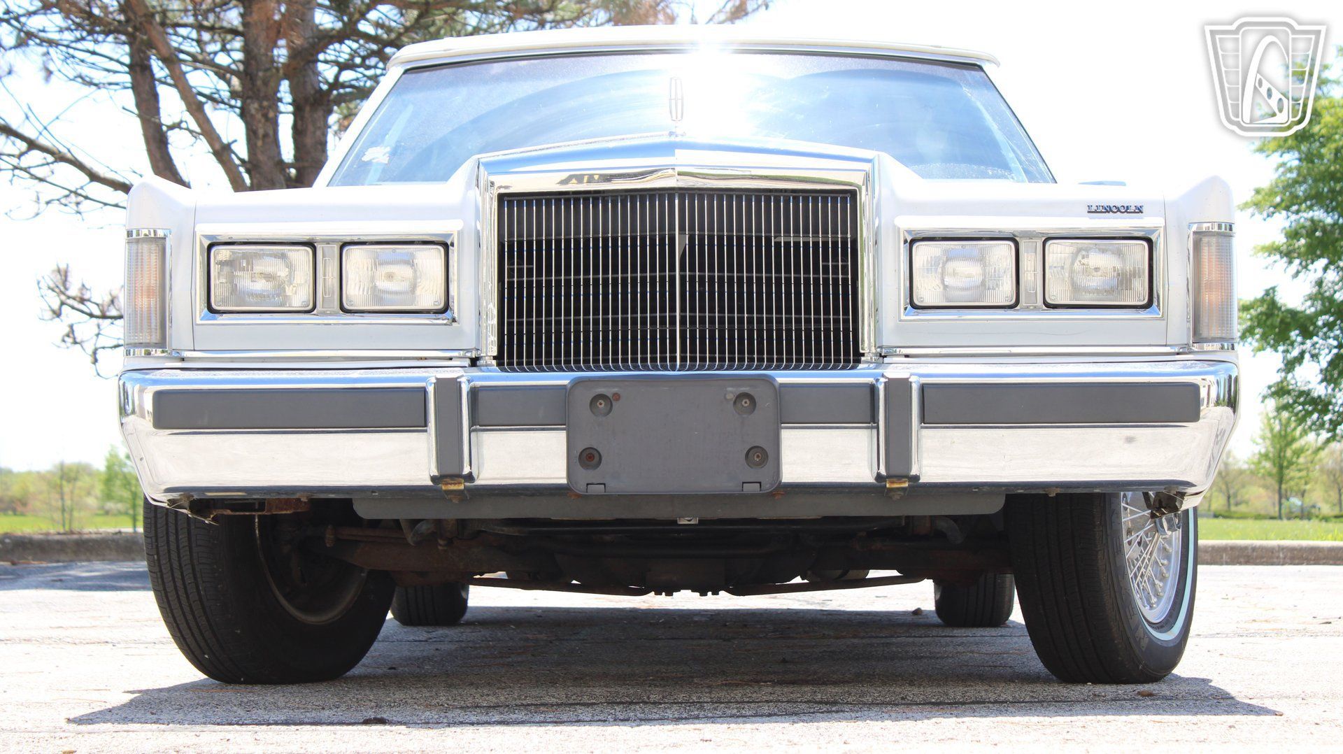 Used 1988 Lincoln Town Car Signature RWD image 24