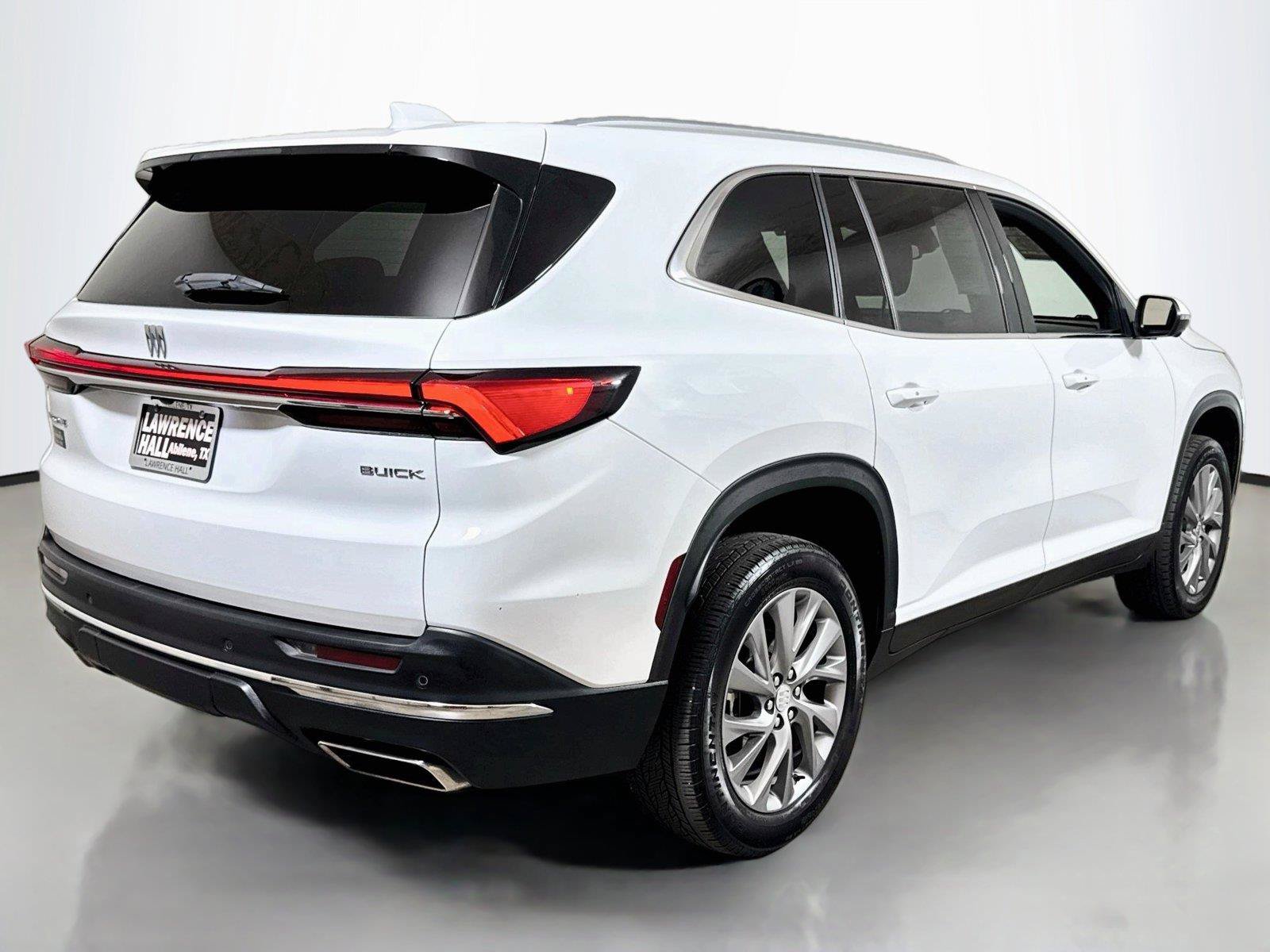Used 2025 Buick Enclave Preferred FWD image 4