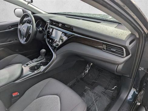 Used 2020 Toyota Camry LE image 18