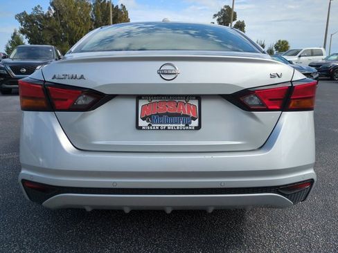 Used 2024 Nissan Altima 2.5 SV image 5