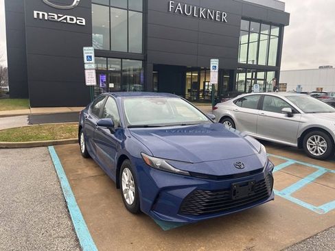 Used 2025 Toyota Camry LE image 2