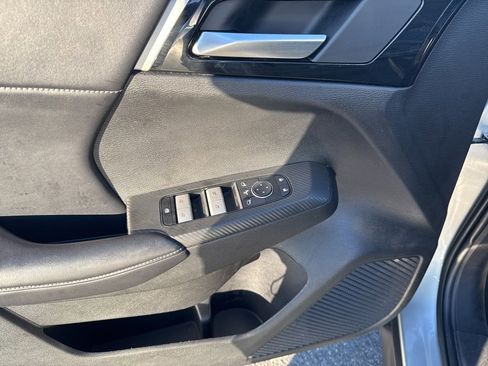 Used 2024 Mitsubishi Outlander SE image 14