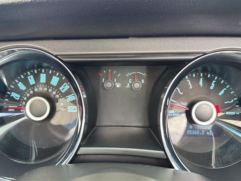 Used 2014 Ford Mustang Convertible RWD image 27