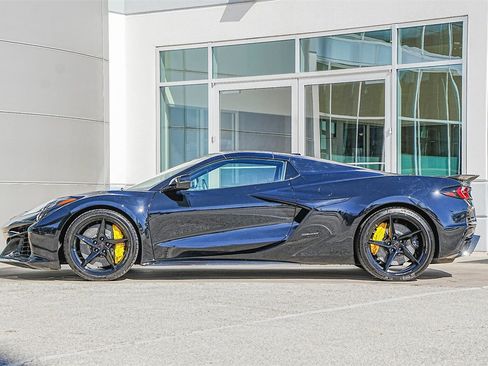 Used 2025 Chevrolet Corvette E-Ray w/ Battery Protection Package image 11