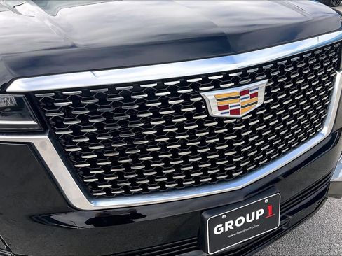 Used 2024 Cadillac Escalade ESV Premium Luxury w/ Performance Package image 32