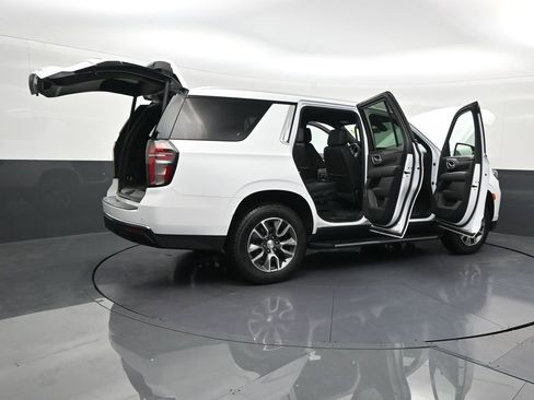 Used 2022 Chevrolet Tahoe LT w/ Luxury Package image 32