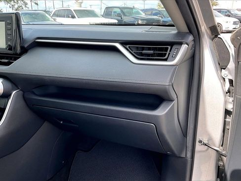 Used 2019 Toyota RAV4 LE image 23