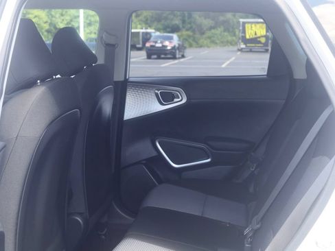 Used 2023 Kia Soul LX w/ LX Technology Package FWD image 25
