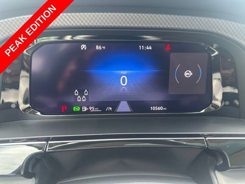 Used 2025 Volkswagen Atlas Peak Edition SE AWD/4WD image 15