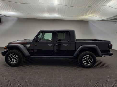 Used 2020 Jeep Gladiator Rubicon AWD/4WD image 2