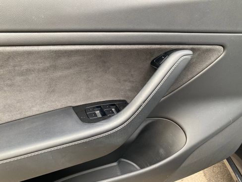 Used 2018 Tesla Model 3 Long Range image 19