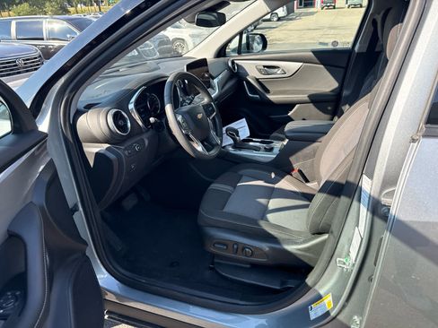 Used 2025 Chevrolet Blazer LT FWD image 7