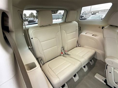 Used 2023 GMC Acadia Denali image 31