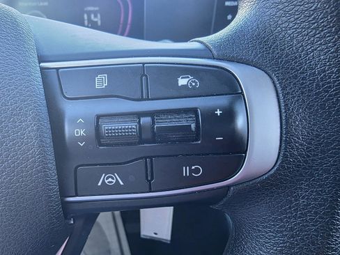 Used 2024 Kia Sportage LX image 17