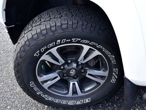 Used 2018 Toyota Tacoma TRD Sport image 30