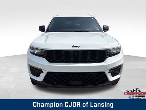 Used 2024 Jeep Grand Cherokee Limited w/ Luxury Tech Group II AWD/4WD image 11