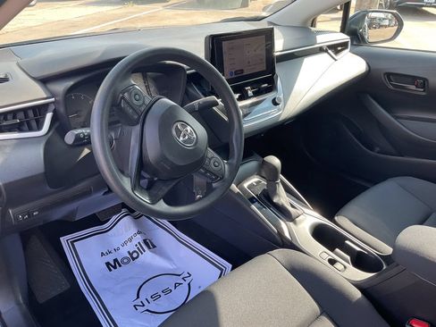 Used 2025 Toyota Corolla LE FWD image 13