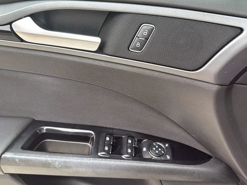 Used 2016 Ford Fusion SE FWD image 41