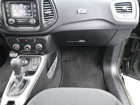 Used 2018 Jeep Compass Sport AWD/4WD image 45