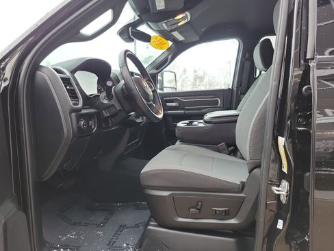 Used 2024 RAM 2500 Big Horn w/ Bed Utility Group image 8