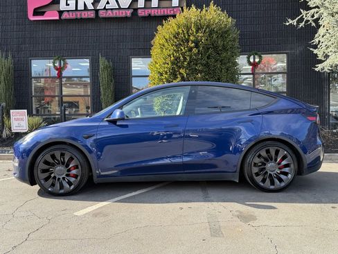 Used 2022 Tesla Model Y Performance image 9