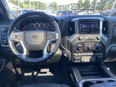 Used 2021 Chevrolet Silverado 1500 LT Trail Boss w/ Convenience Package II AWD/4WD image 12
