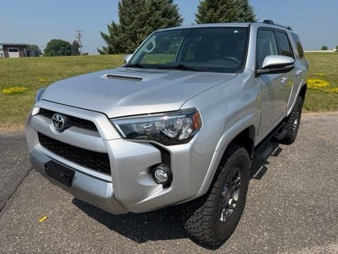 Used 2018 Toyota 4Runner TRD Off-Road Premium w/ TRD Performance Package AWD/4WD image 2