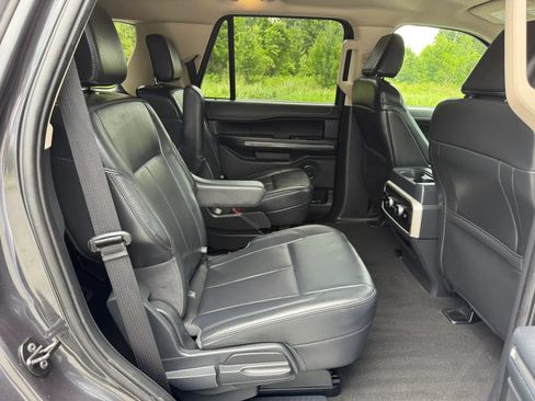 Used 2024 Ford Expedition XLT AWD/4WD image 12