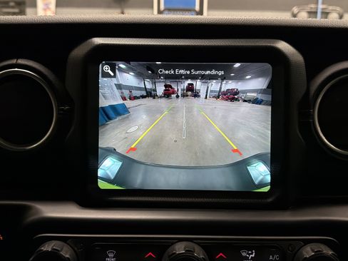 Used 2021 Jeep Gladiator Overland w/ Popular Equipment Package image 8