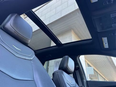 Used 2025 Cadillac XT5 Premium Luxury image 17