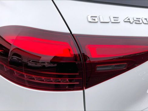 Certified 2025 Mercedes-Benz GLE 450 4MATIC image 24