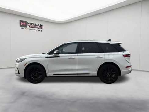 Used 2024 Lincoln Corsair AWD w/ Equipment Group 101A image 5