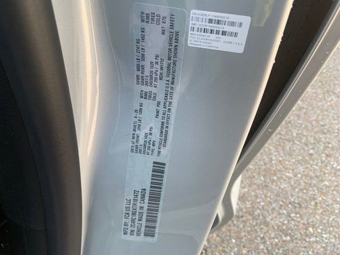 New 2026 Chrysler Pacifica Select image 33