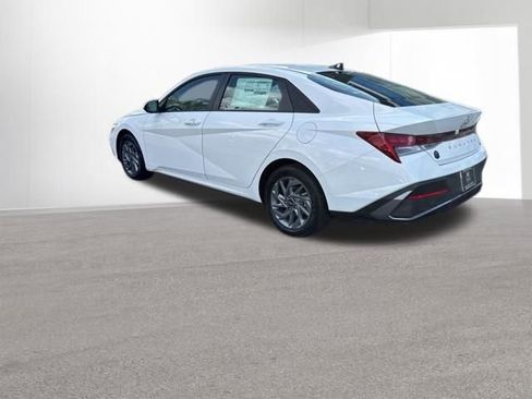 New 2026 Hyundai Elantra Blue image 7