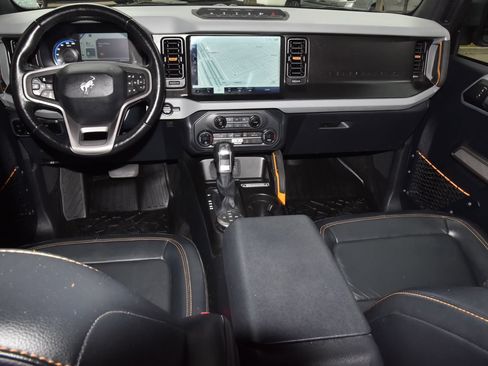Used 2023 Ford Bronco Badlands AWD/4WD image 16