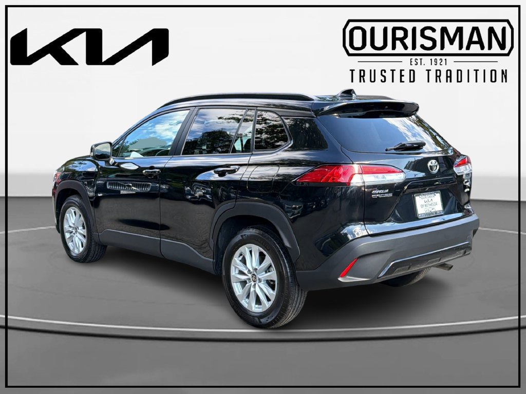 Used 2024 Toyota Corolla Cross LE AWD/4WD image 3
