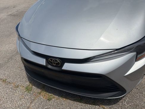 Used 2024 Toyota Corolla LE FWD image 2