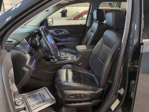 Used 2021 Chevrolet Traverse LT w/ LT Premium Package image 20