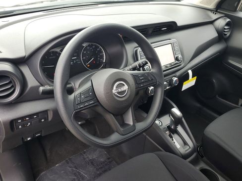 New 2024 Nissan Kicks S image 12