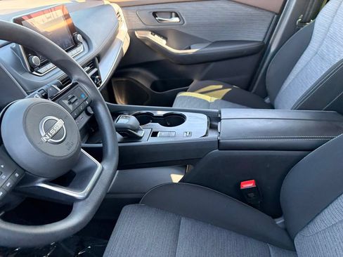 Certified 2023 Nissan Rogue SV FWD image 16
