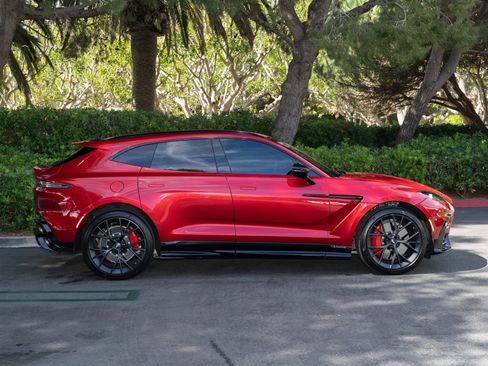 Used 2026 Aston Martin DBX 707 AWD/4WD image 25