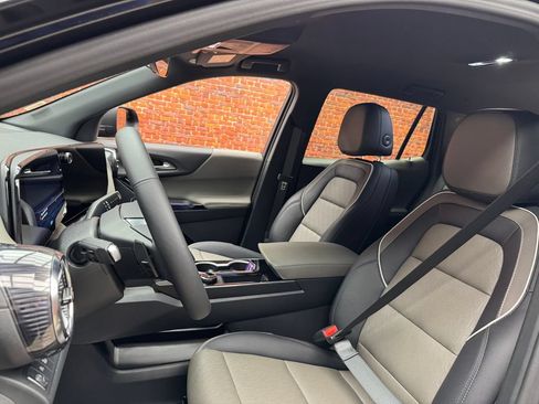 Used 2026 Chevrolet Equinox LT w/ Convenience Package II FWD image 22