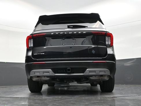 Used 2025 Ford Explorer Active w/ Active Comfort Package RWD image 24
