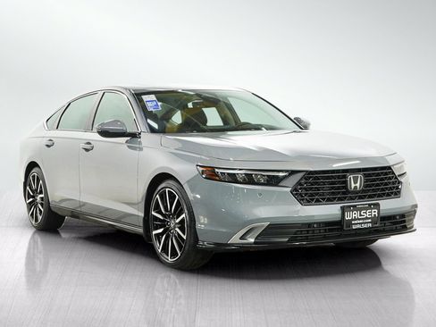 Used 2024 Honda Accord Touring image 7